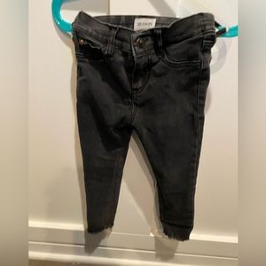 2T black jean leggings with frayed hem